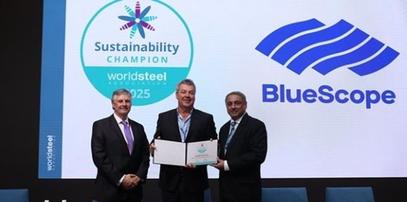 Mark Vassella, managing director and CEO of BlueScope receiving the award